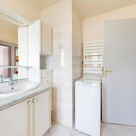 3 Bedroom In Barbâtre