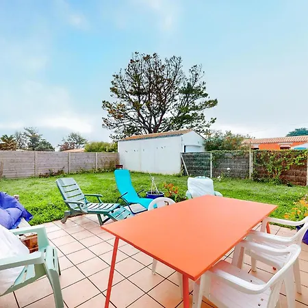 3 Bedroom In Barbâtre