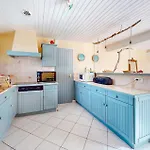 3 Bedroom Lovely In Holiday home Barbatre