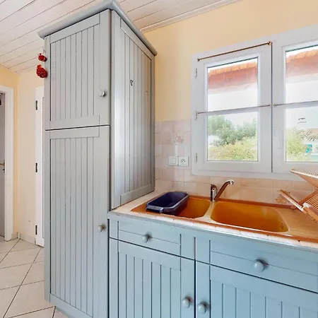 3 Bedroom Cozy In Hébergement de vacances *