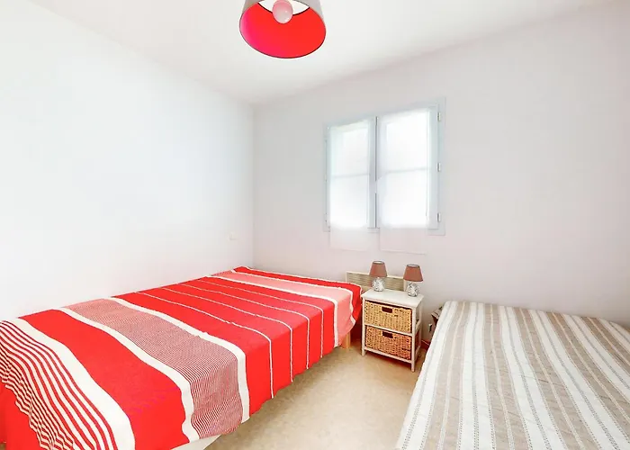 3 Bedroom In Casa de Férias Barbâtre