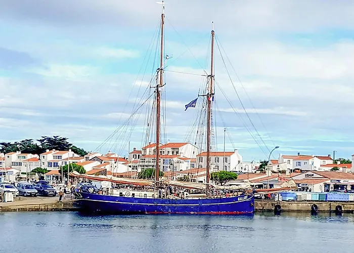 3 Bedroom In Barbâtre